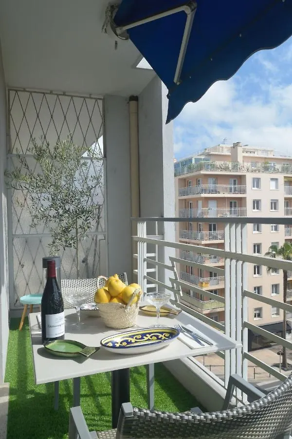 Elegant & Luminous 2-Br - Antibes City Center 0*,