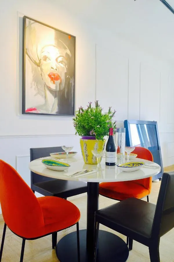 Elegant & Luminous 2-Br - Antibes City Center Apartment