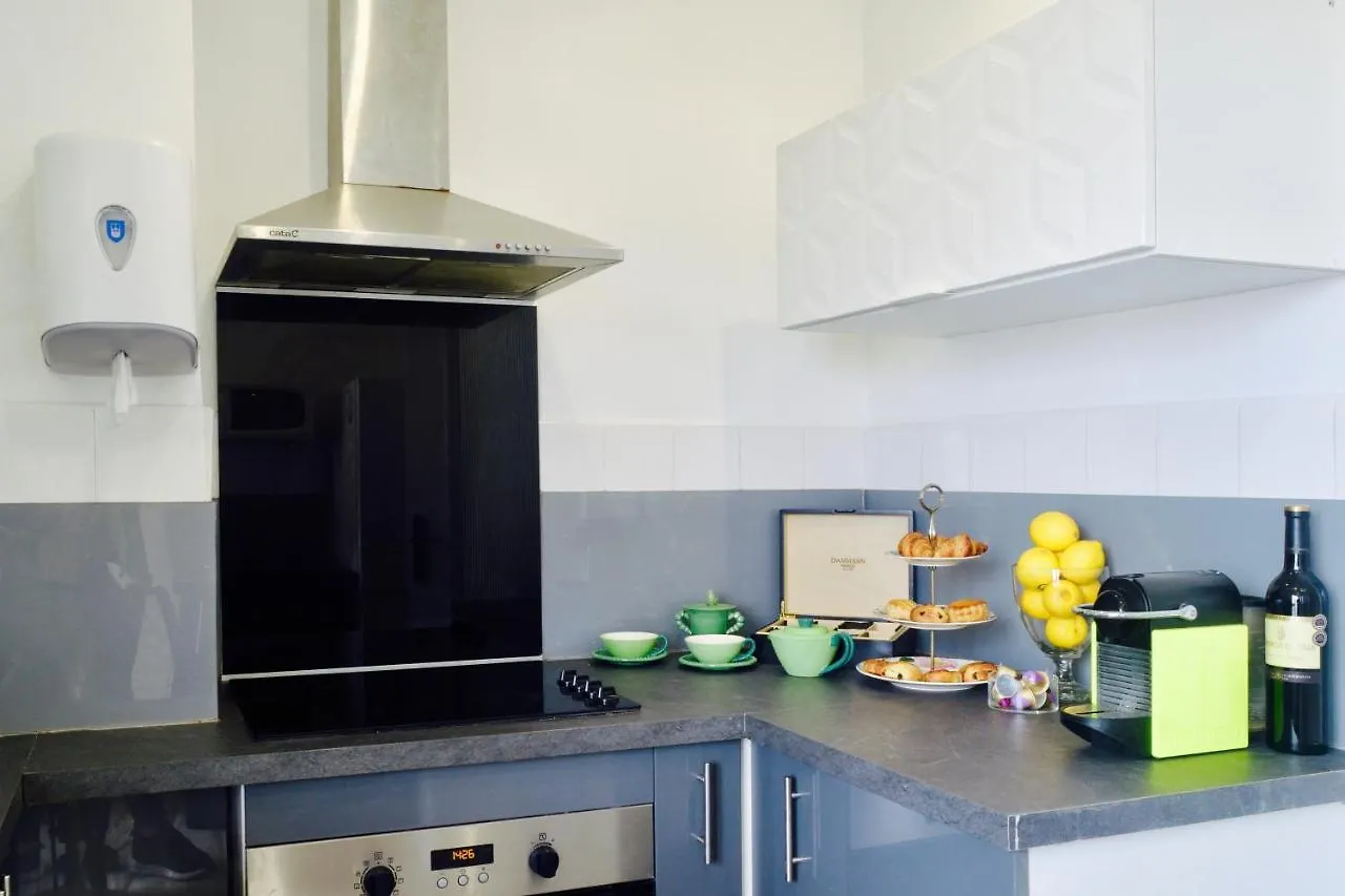 Apartment Elegant & Luminous 2-Br - Antibes City Center France